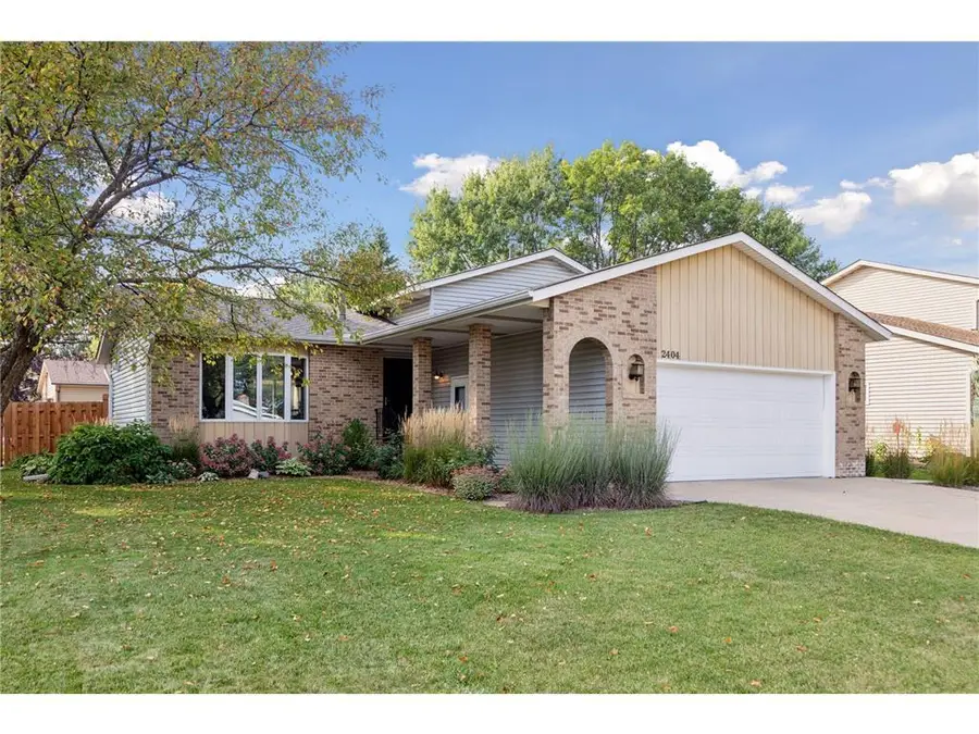 2404 Helena Avenue N, Oakdale, MN 55128 - Image #2