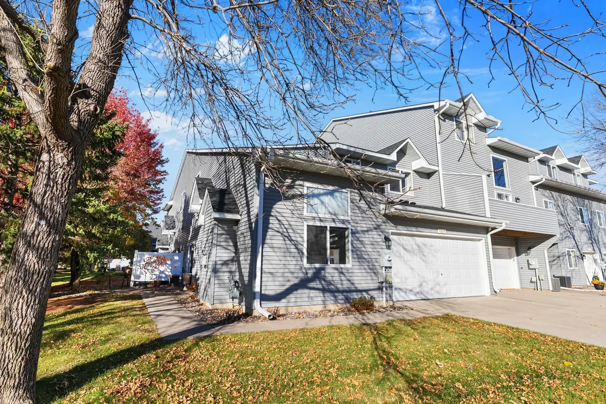 700 Kingfisher Lane #F, Woodbury, MN 55125 - Image #1