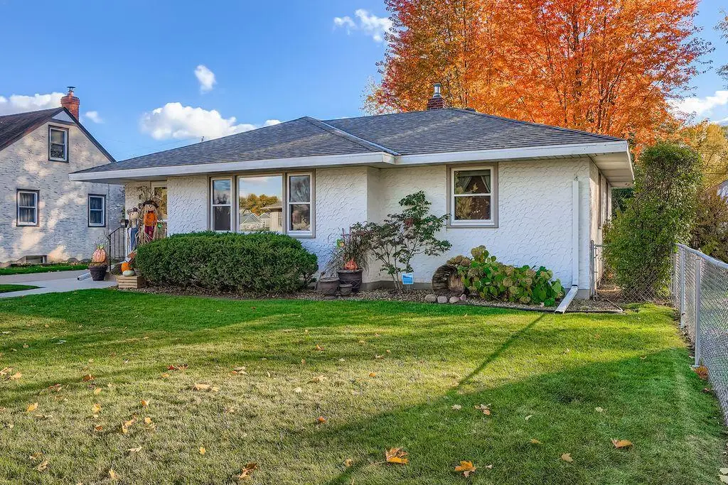 209 Macarthur Street W, South Saint Paul, MN 55075 - Image #1