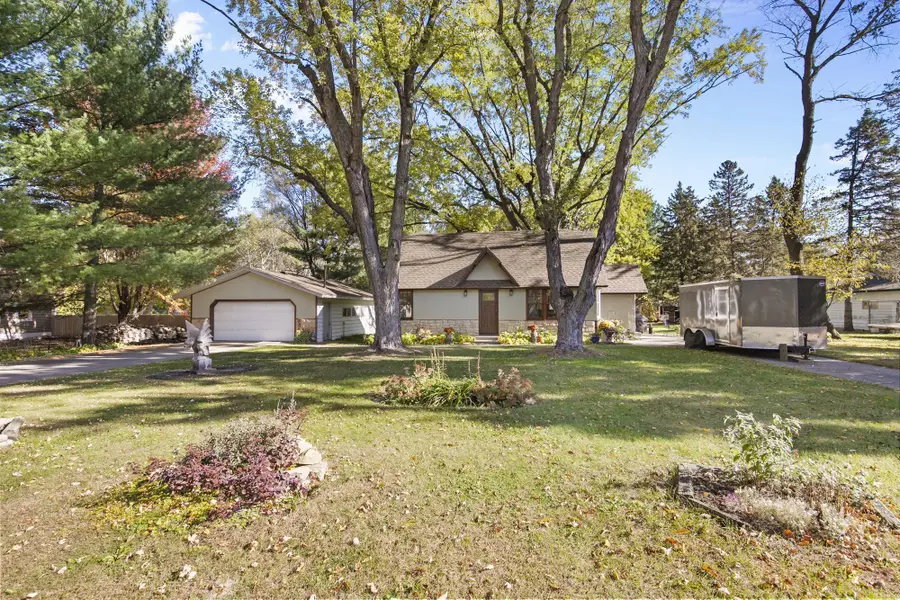 6924 Lakeview Drive, Lino Lakes, MN 55014 - Image #2