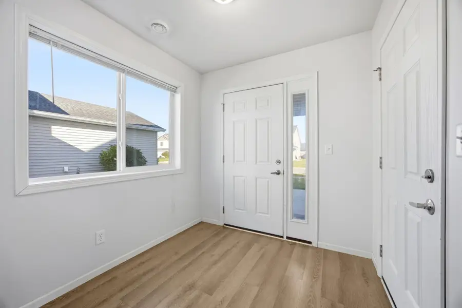 433 Foxtail Drive, West Fargo, ND 58078 - Image #2