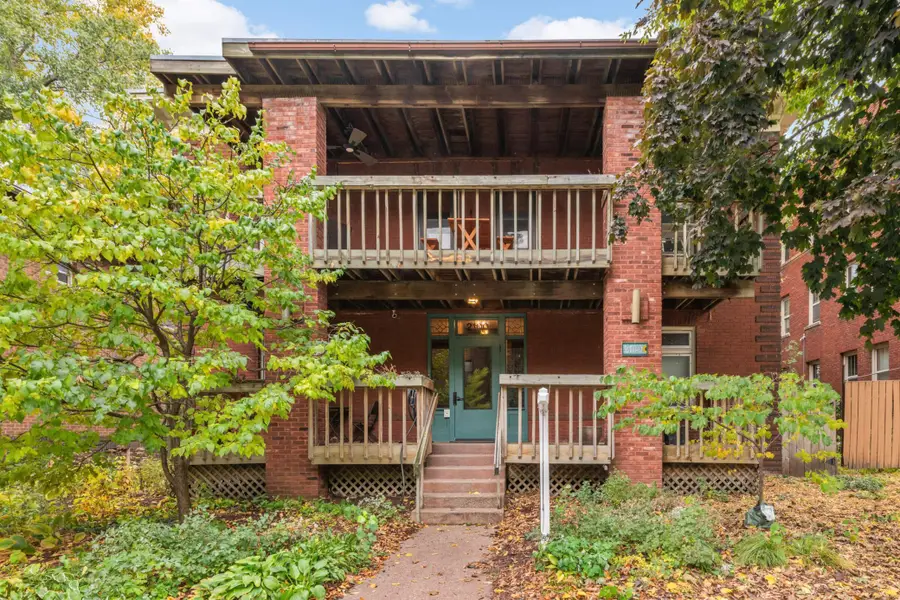 2100 Garfield Avenue #3, Minneapolis, MN 55405 - Image #2