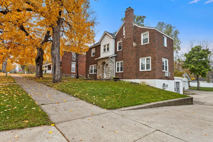 112 2nd Avenue Nw, Faribault, MN 55021 - #2