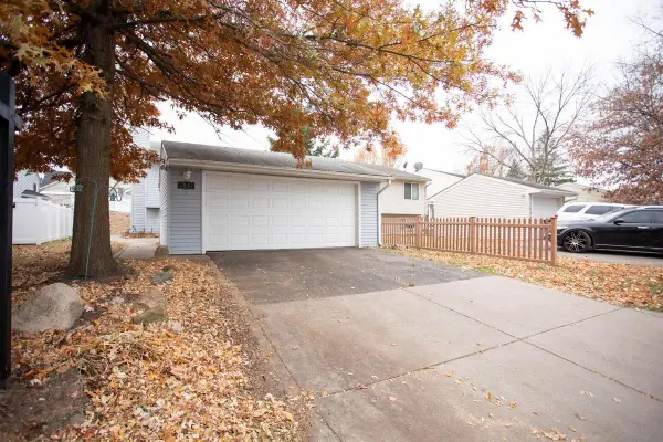 7841 Rimbley Road, Woodbury, MN 55125