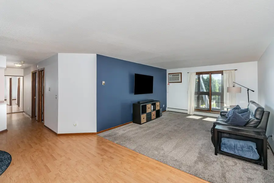 999 41st Avenue Ne #311, Columbia Heights, MN 55421 - Image #3