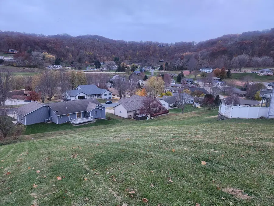 225 Red Apple Drive, La Crescent, MN 55947 - Image #2