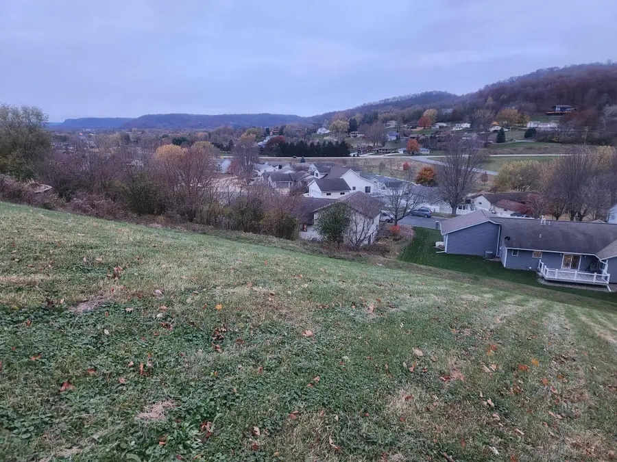 225 Red Apple Drive, La Crescent, MN 55947 - Image #3