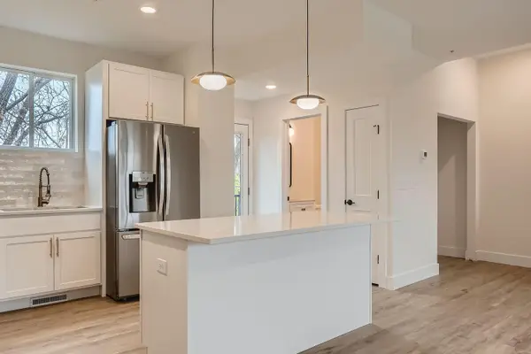 1995 11th Avenue E #Unit 2, Maplewood, MN 55119