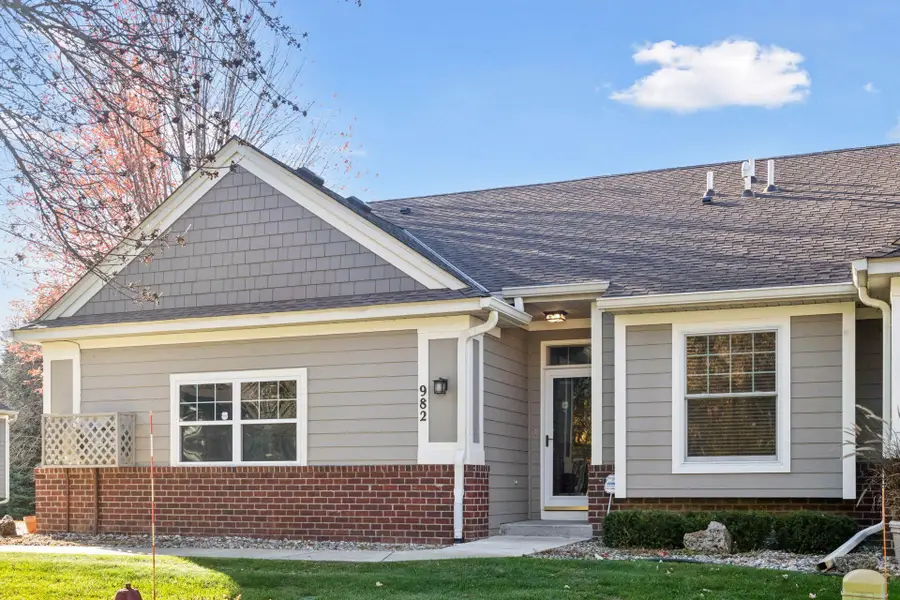 982 Victoria Greens Boulevard, Victoria, MN 55386 - Image #2