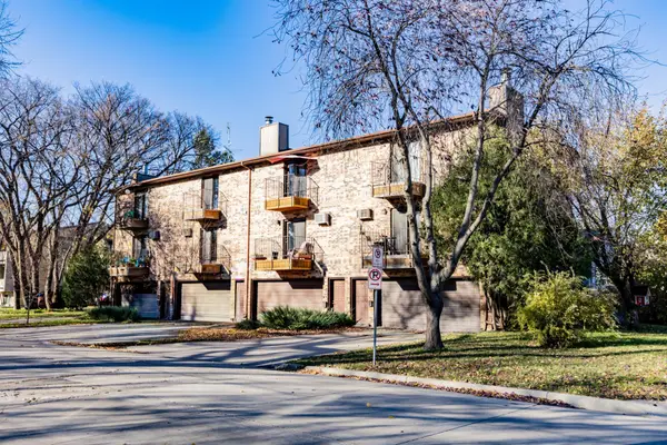 403 11th Avenue S, Fargo, ND 58103