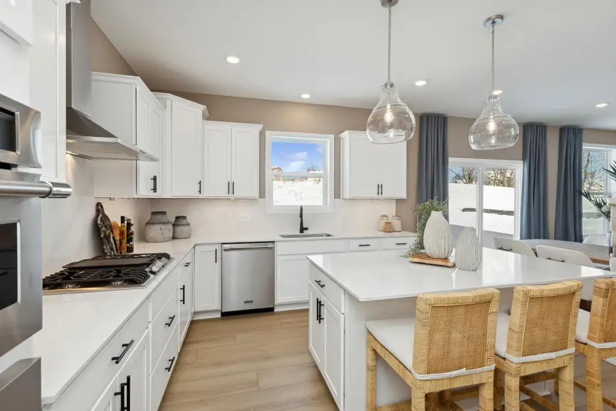 917 Milborne Lane Nw, Rochester, MN 55901 - Image #2