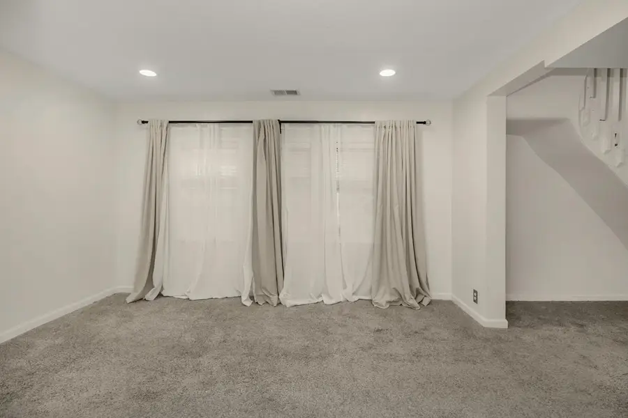 398 Banfil Street, Saint Paul, MN 55102 - Image #3