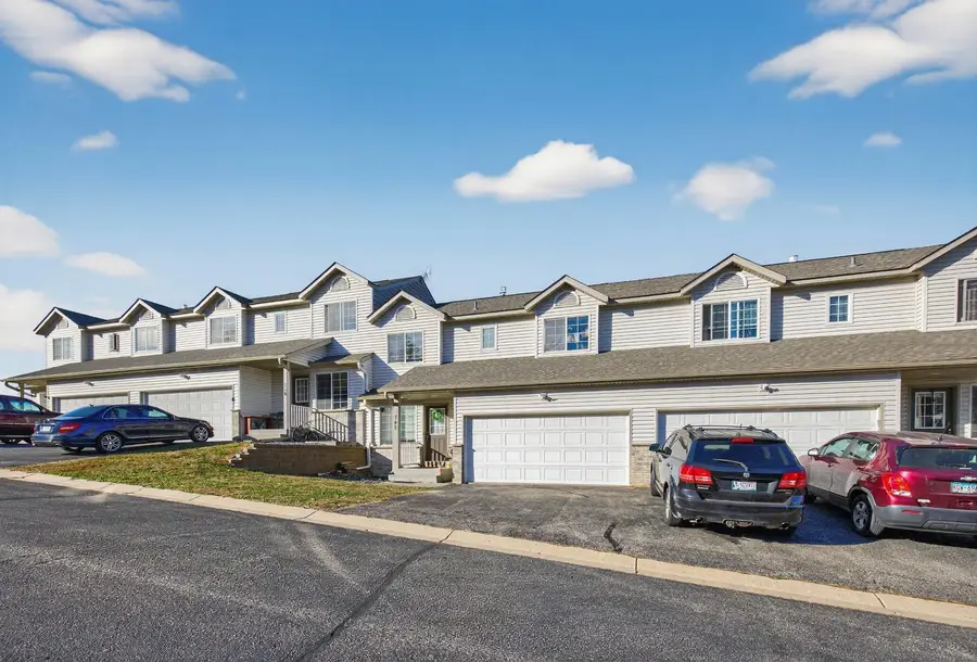 742 Baylee Place Sw, Pine Island, MN 55963 - Image #2