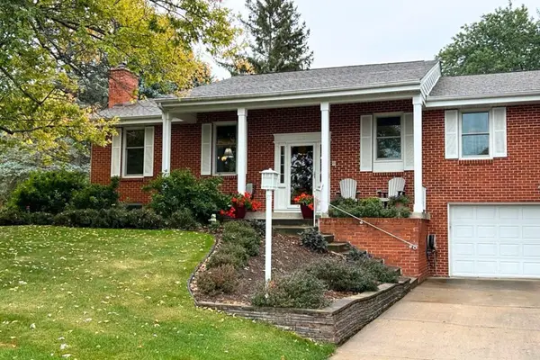 1101 Knob Hill Road, Burnsville, MN 55337