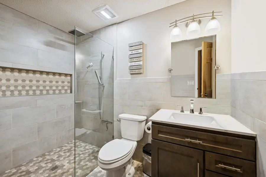 9926 Fillmore Street Ne, Blaine, MN 55434 - Image #2