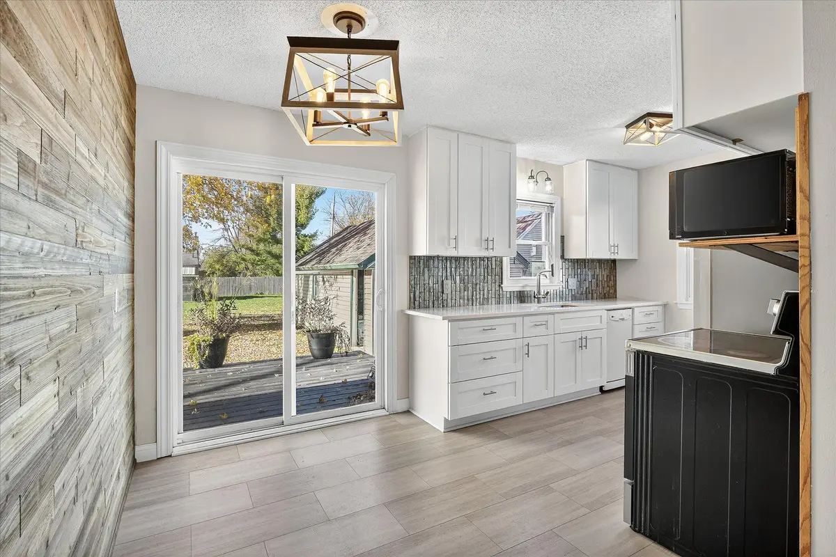 916 Linn Avenue Sw, Owatonna, MN 55060 - Image #1