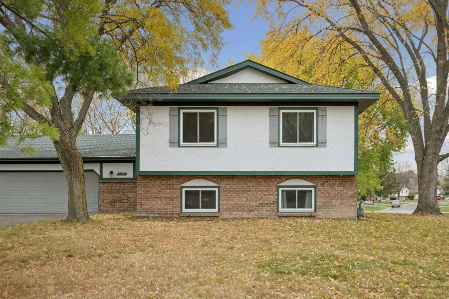 4384 Oakhurst Avenue, Vadnais Heights, MN 55127 - Image #2