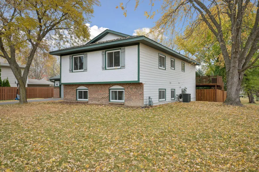 4384 Oakhurst Avenue, Vadnais Heights, MN 55127 - Image #3