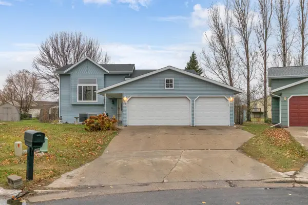 1242 32nd Street Circle S, Moorhead, MN 56560