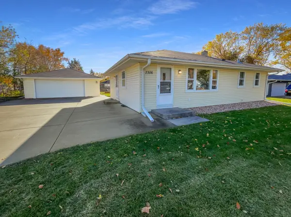 2306 Beam Avenue, North Saint Paul, MN 55109