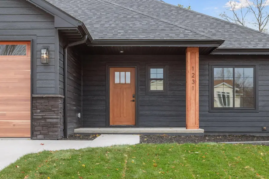 1231 Bellflower Lane Ne, Owatonna, MN 55060 - Image #3