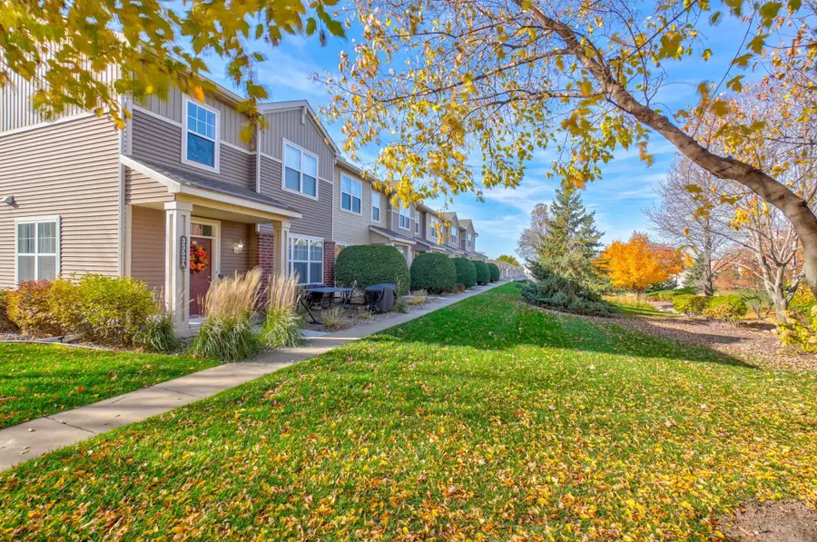 3352 Hazel Trail #E, Woodbury, MN 55129 - Image #2