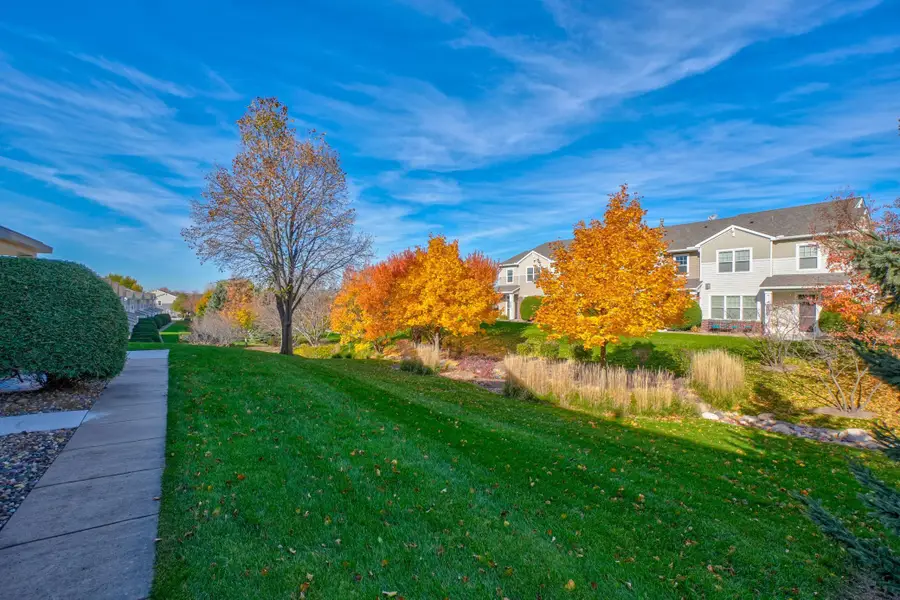 3352 Hazel Trail #E, Woodbury, MN 55129 - Image #3