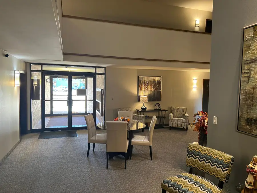 220 8th Street S #D4, Fargo, ND 58103 - Image #2