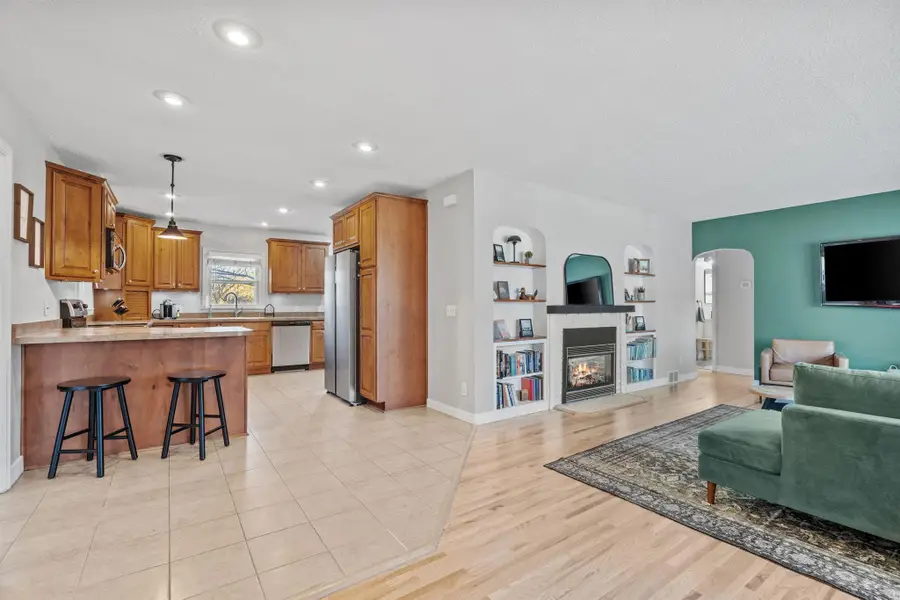 808 Stoughton Avenue, Chaska, MN 55318 - Image #2