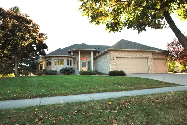 8048 Narcissus Lane N, Maple Grove, MN 55311