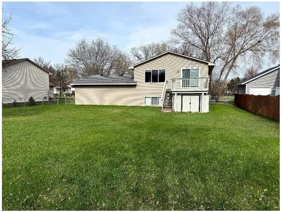 9007 Hampshire Avenue N, Brooklyn Park, MN 55445 - Image #3