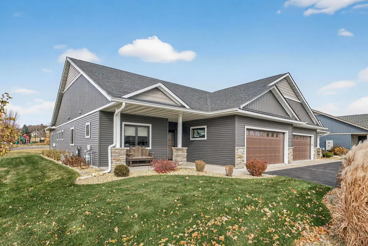 1043 Legend Lane, River Falls, WI 54022 - Image #1