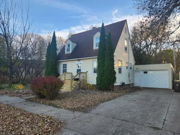 301 W Saratoga Street, Marshall, MN 56258