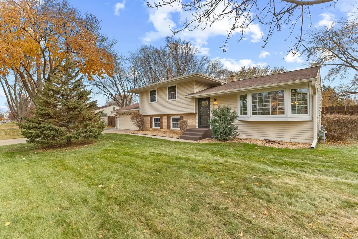 4004 Mcknight Road N, White Bear Lake, MN 55110 - Image #1