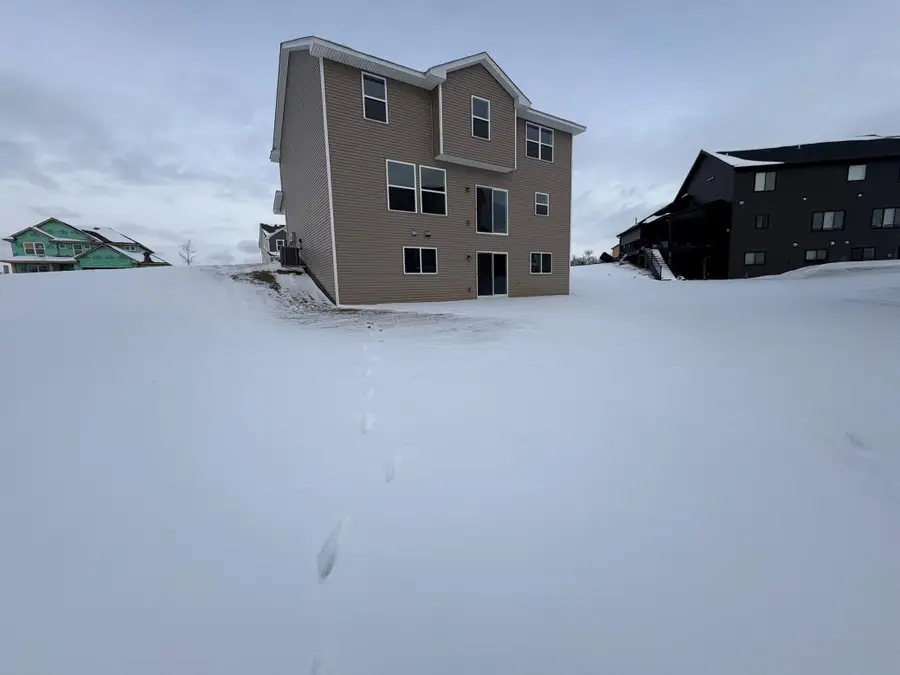 914 Milborne Lane Nw, Rochester, MN 55901 - Image #2