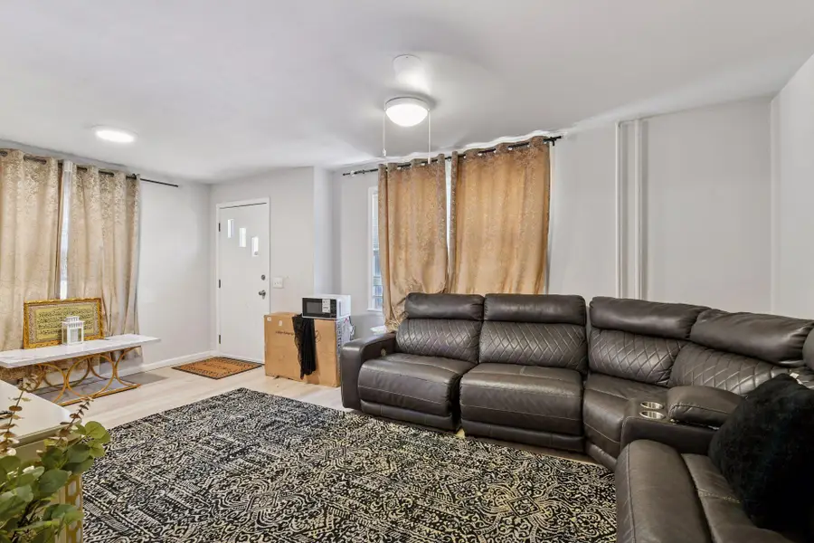 2410 Pierce Street Ne, Minneapolis, MN 55418 - Image #2