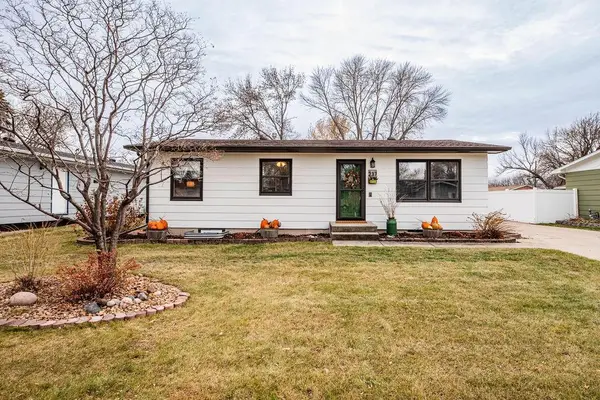 237 11th Avenue W, West Fargo, ND 58078