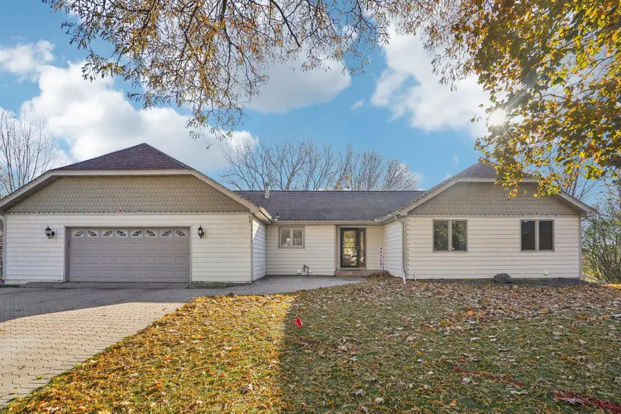 9685 Clover Circle, Eden Prairie, MN 55347 - Image #3