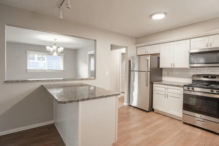 6418 Knoll Street N, Golden Valley, MN 55427 - #3