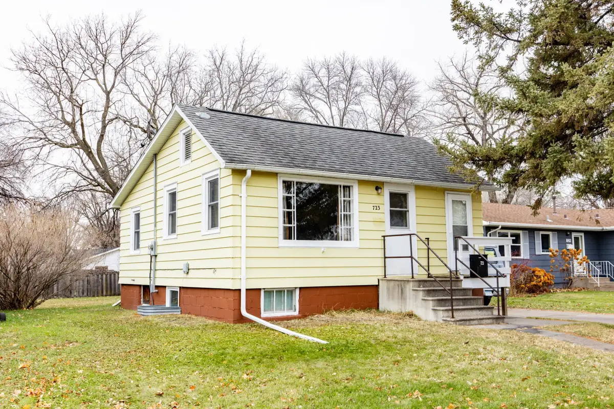 723 13th Street N, Moorhead, MN 56560 - #1