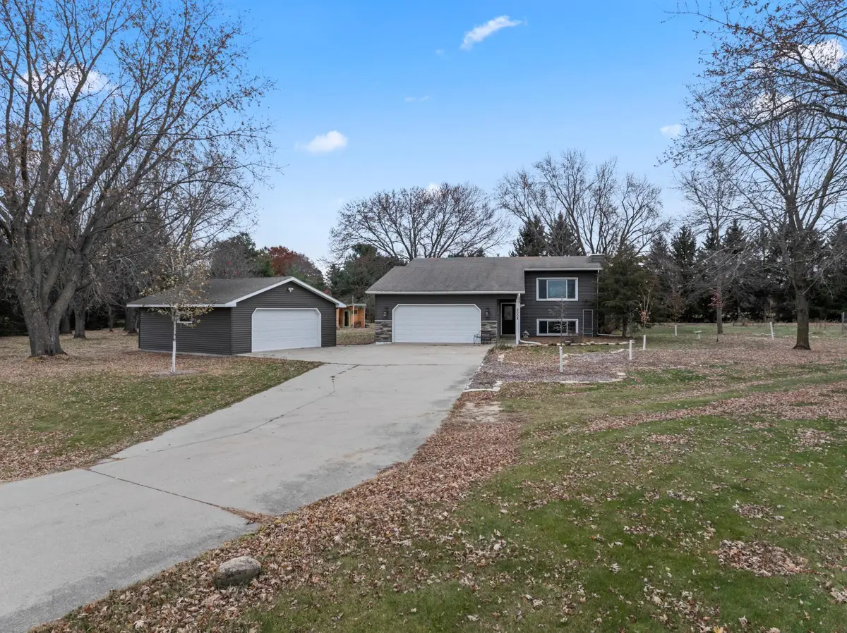 5008 Henry Court Se, Rochester, MN 55904 - Image #1