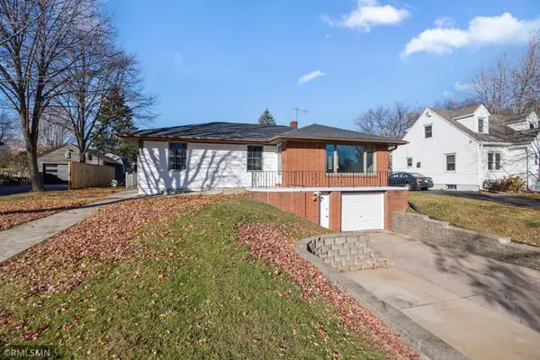 2181 Sunrise Drive N, Maplewood, MN 55117