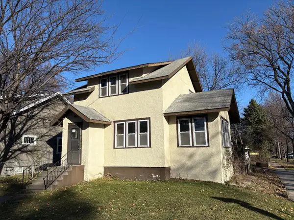 1124 University Drive S, Fargo, ND 58103