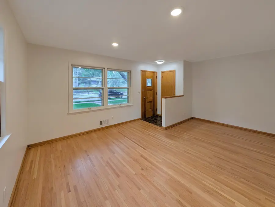 5711 Xerxes Avenue S, Minneapolis, MN 55410 - Image #2