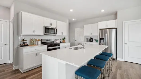 329 Sunflower Circle, Waconia, MN 55387