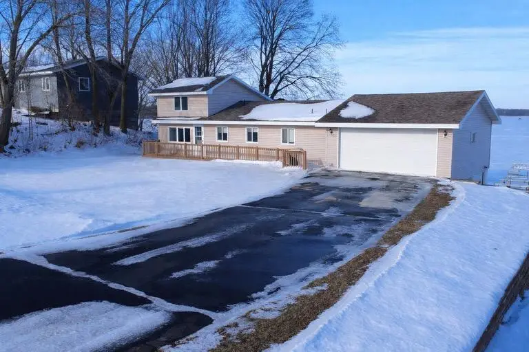 8325 Hennepin Way, Morristown, MN 55052 - Image #1