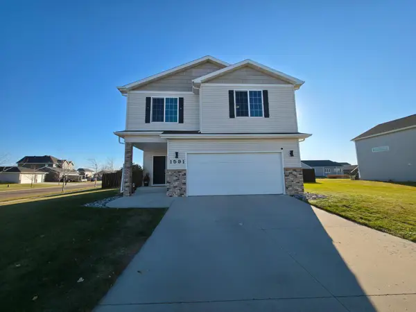 1591 35th Avenue S, Moorhead, MN 56560