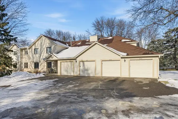4372 Buckingham Court, Vadnais Heights, MN 55127