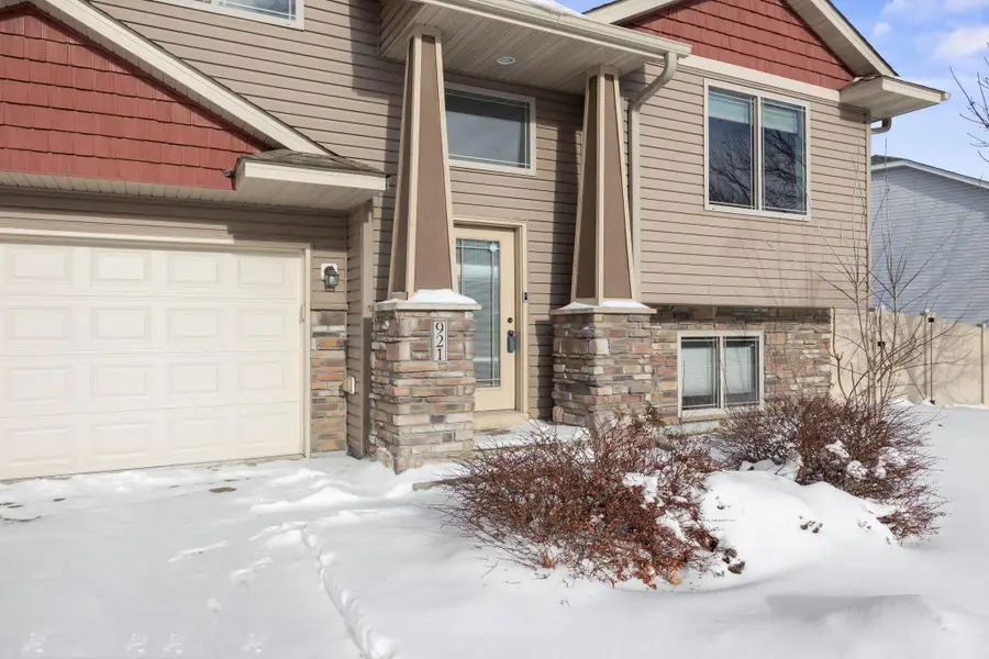 921 Breckenridge Lane, Montrose, MN 55363 - Image #2