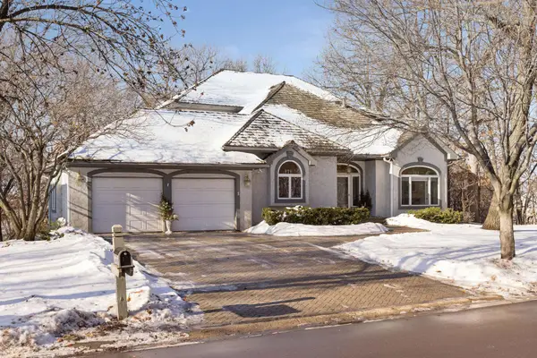 5000 Malibu Drive, Edina, MN 55436